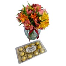 Arranjo Primavera Astromélias e Ferrero 