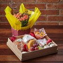 Cesta de Café da Manhã Amanhecer Muffin e Flor