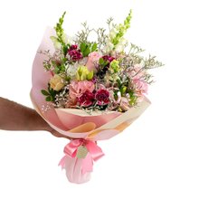 Buquê Clássico Mix de Flores em Tons Rosado