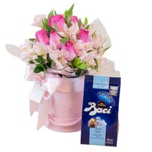 Box Rosas Rosadas com Bombons Baci ao Leite 125g