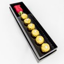 Box Luxo Com Rosa e Ferrero