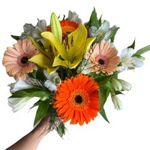 Buquê com lírio amarelo com Gerberas 