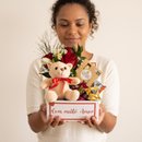 Cesta de Chocolate com Rosas e Pelúcia 