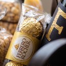 Cesta Premium Queijos, Ferrero e Vinho 