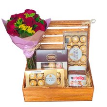 Cesta Ferrero com Nutella & Flores