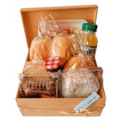 Cesta de Café da Manhã com Doces e Salgados