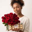 Buquê com 24 Rosas Vermelhas e Chocolates