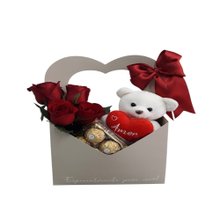 Caixa envelope com urso e rosas