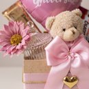 Cesta Rosa Feliz Aniversário Urso e Kinder 