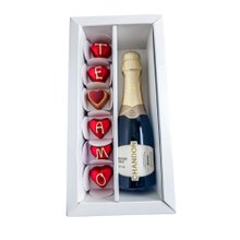Caixa Baby Chandon com Corações Trufados