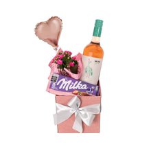Cesta com Vinho Rose e Flores