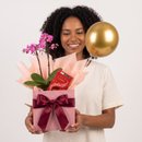 Cesta Presente Floral Deluxe Orquídea, Balão e Lindt