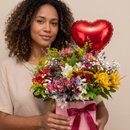 Presente Buquê de Flores Naturais e Balão Metalizado