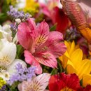 Presente Buquê de Flores Naturais e Balão Metalizado