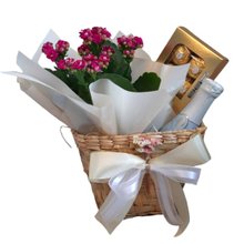 Cesta Parabéns com Espumante e Bombons 