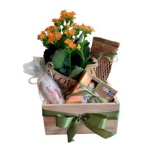 Cesta Box Rústico com Mix de Chocolates e Flores