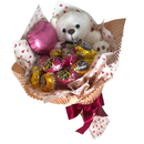 Buquê Encantador de Bombons e Pelúcia