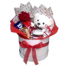 Cesta Mix Chocolates e Mimos Carinhosos