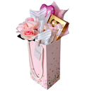 Sacola Floral com Rosas e Bombons 