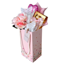 Sacola Floral com Rosas e Bombons 