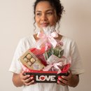 Cesta com Kalanchoe, Ferrero e Pelúcia