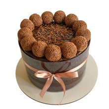 Bolo de Aniversário Brigadeiro Para 10 Pessoas