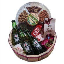 Cesta Cerveja e Petiscos e Chocolate