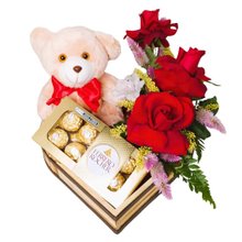 Cesta Coração Rústico M com Chocolates Urso de Pelúcia