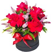 Box Luxo P com Arranjo de 10 Rosas