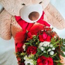 Urso Pelúcia G 1 Metro e Buque de 6 Rosas