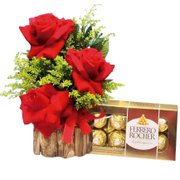 Arranjo de Rosas Vermelhas e Ferrero
