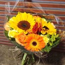 Arranjo Floral de Buquê de Flores Mistas Tema Alegria