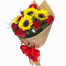 Magnifico Buquê de Rosas e Girassóis 