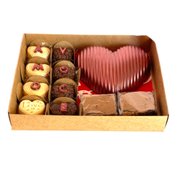 Caixa Amo Você Coração Chocolate e Brigadeiros