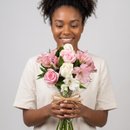 Buquê Delicado de Rosas e Astromélias