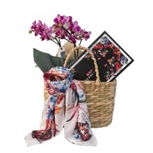 Kit Mimos Lenço Scarf Me, Orquídea na Sacola de Palha 