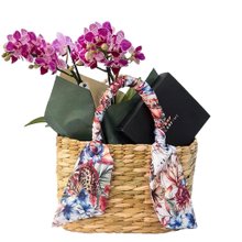 Kit Mimos Twilly Scarf Me, Orquídea na Sacola de Palha