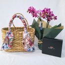 Kit Mimos Twilly Scarf Me, Orquídea na Sacola de Palha