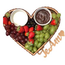 Coração de chocolate e frutas para Namorados