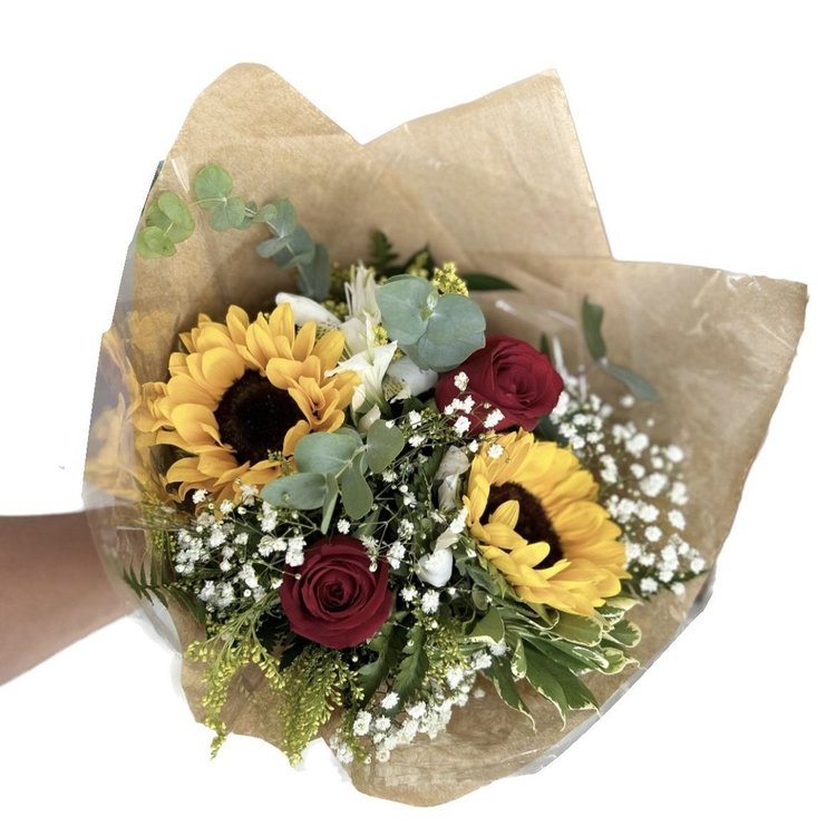 Buquê Rosas e Girassóis