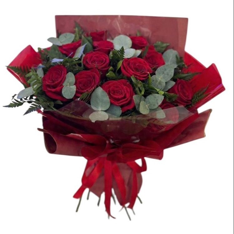 Buquê Romance Intenso de 12 Rosas Vermelhas
